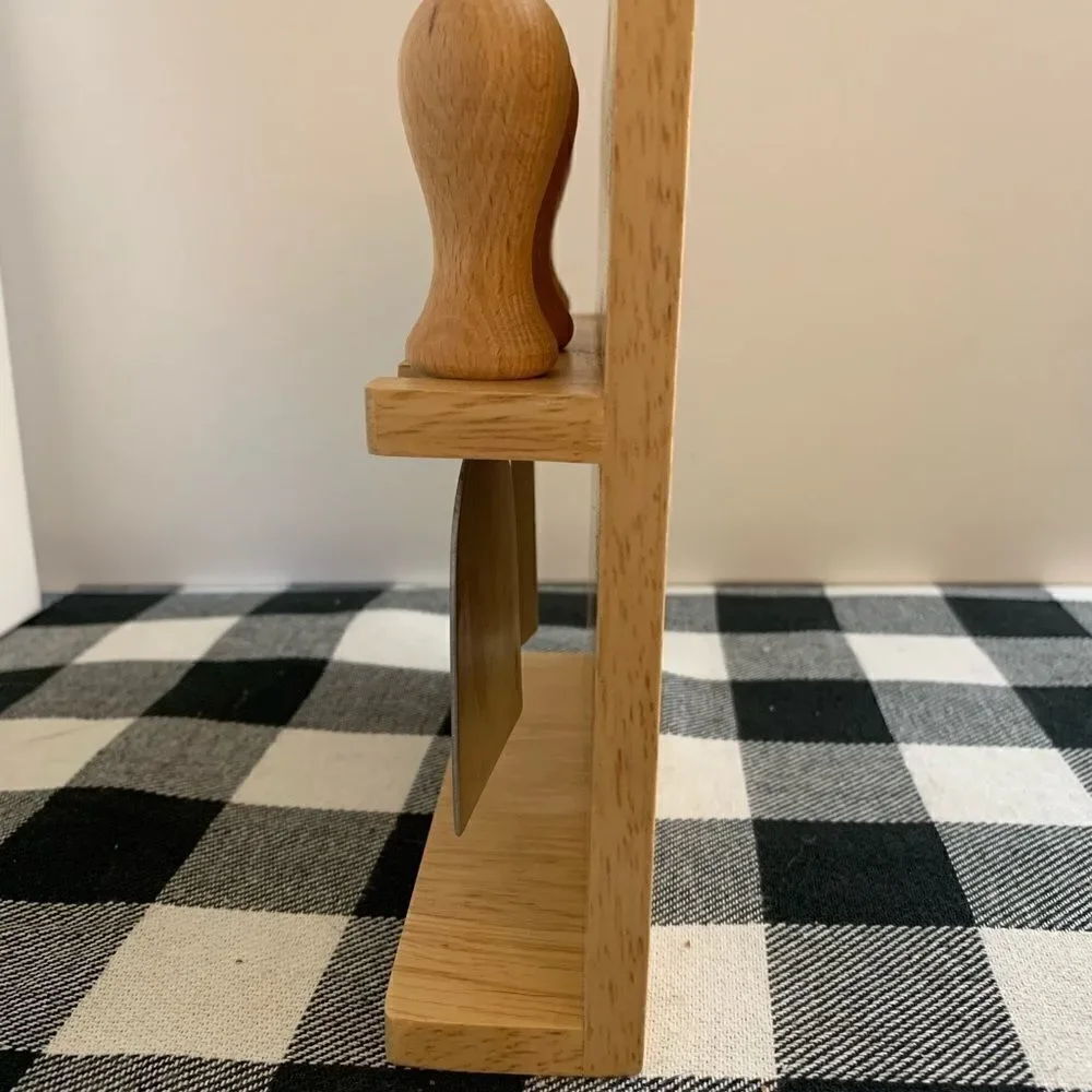 𝅺set of cheese knives with stand